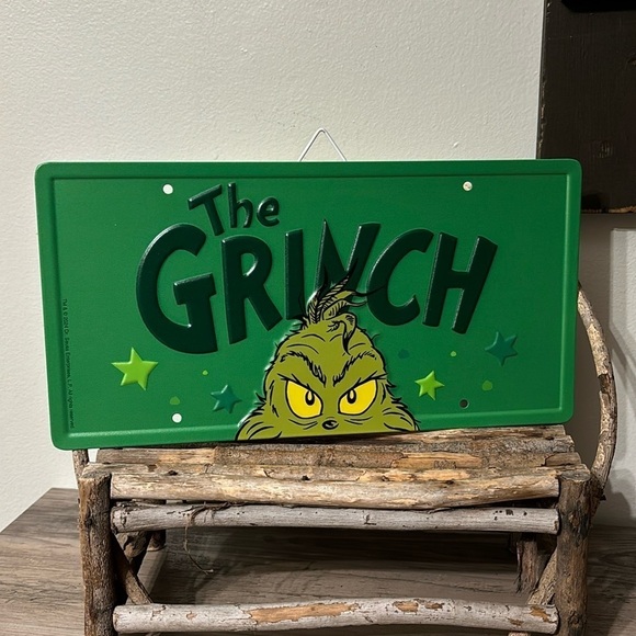 NEW DR. SEUSS THE GRINCH 12" METAL GRINCH FACE SIGN - Picture 1 of 6